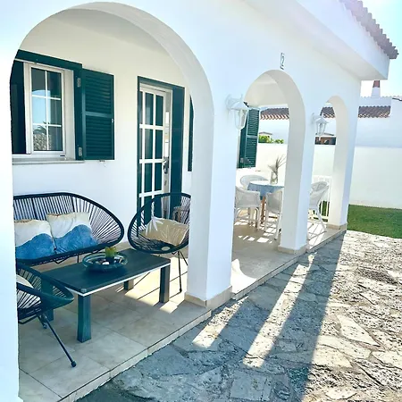 Junto Al Mar Con Piscina Privada Nyaraló