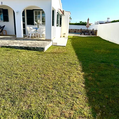 Junto Al Mar Con Piscina Privada Nyaraló Cala en Bosch