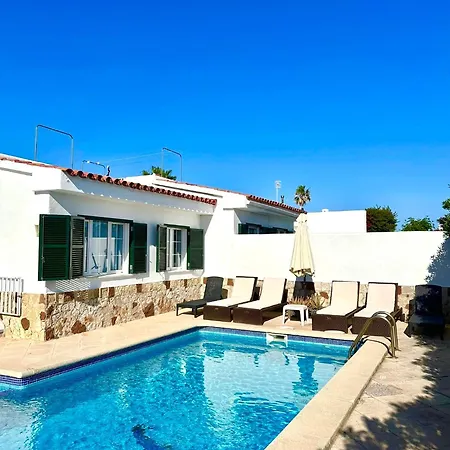 Junto Al Mar Con Piscina Privada Nyaraló