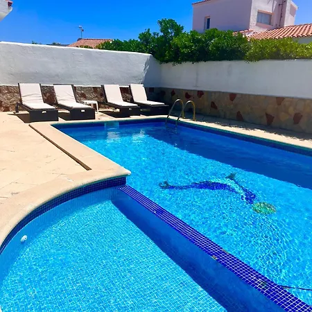 Junto Al Mar Con Piscina Privada Nyaraló *